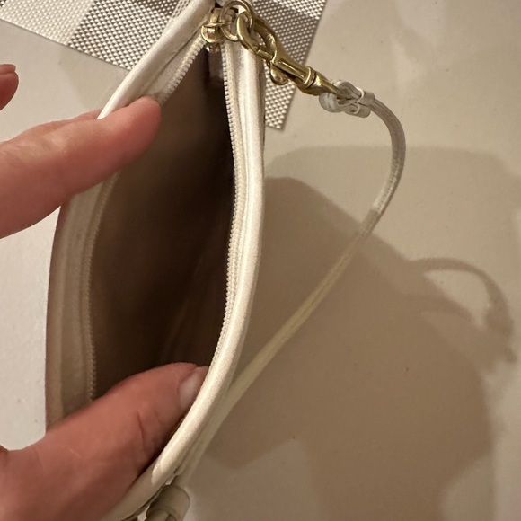 Coach wristlet excellent condition $18 - Picture 4 of 4
